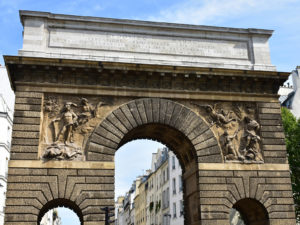 Stroll 27 Porte Saint Martin Arch